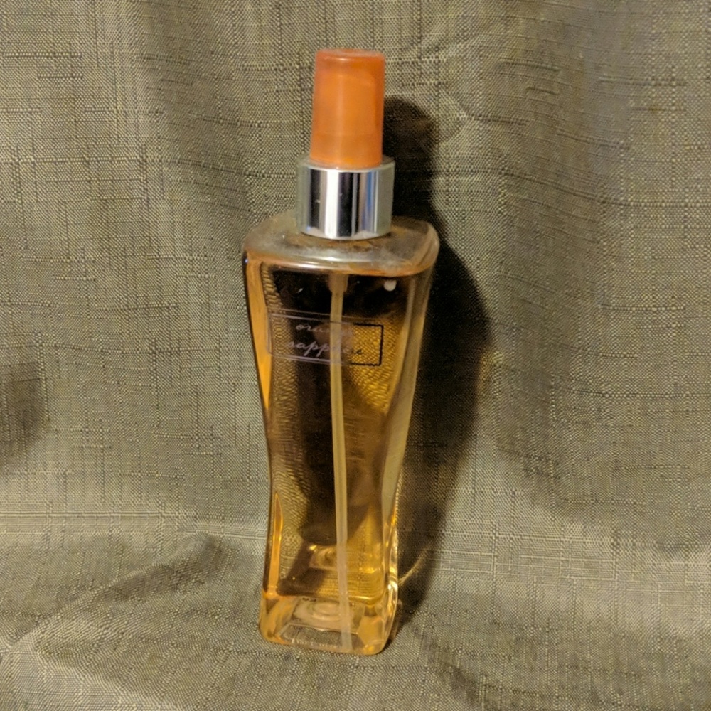 Bath & Body Works - orange sapphire body spray 🍊